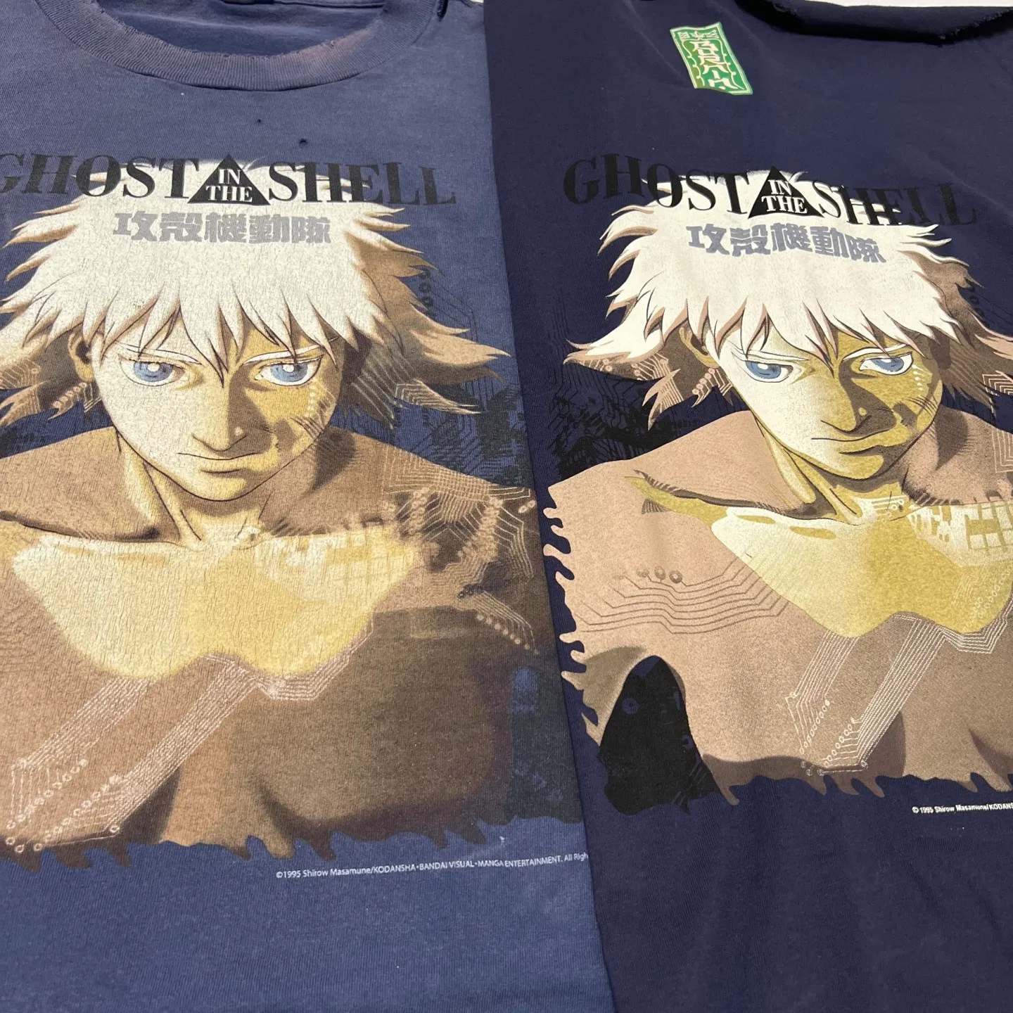 Printing and proofing comparison SAINT Mxxxxxx × Ghost in the Shell GS_SS TEE/GST IN THE SHELL/NVY Ghost in the Shell co-branded distressed short-sleeves White-haired plain character TEE Washed blue S-XL Look for the cylindrical fabric without side seams The open width is almost boring Asut ready-made garments are dyed The whole piece is sprayed with maroon The collar and cuffs are frayed Many places are torn Customized joint main mark/wash mark/with little angel anti-counterfeiting mark